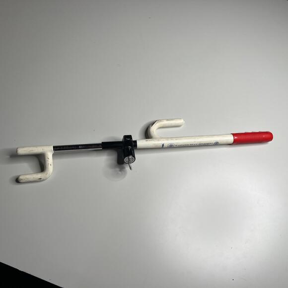 The Club Steering Wheel Lock Anti-Theft Device w/ Key – Plantation Police Dept - Picture 1 of 7